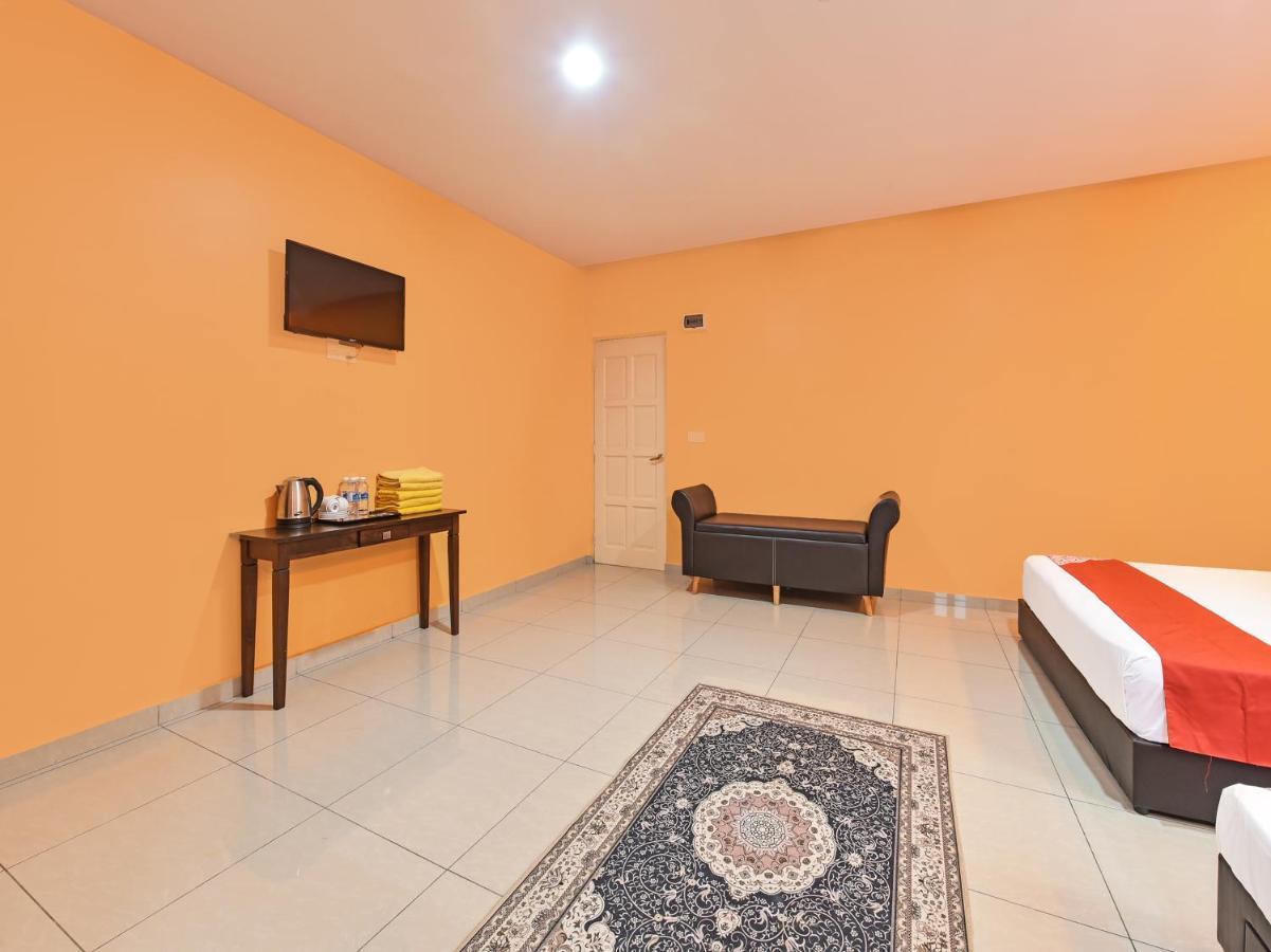 Oyo 90722 D'Puncak Hotel Cameron Highlands Exterior foto